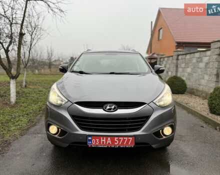 Серый Хендай их35, объемом двигателя 2 л и пробегом 124 тыс. км за 16850 $, фото 3 на Automoto.ua