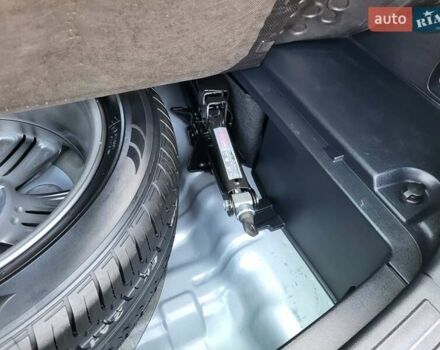 Серый Хендай их35, объемом двигателя 2 л и пробегом 221 тыс. км за 17150 $, фото 58 на Automoto.ua