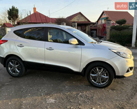 Серый Хендай их35, объемом двигателя 2 л и пробегом 183 тыс. км за 13750 $, фото 6 на Automoto.ua