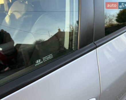 Серый Хендай их35, объемом двигателя 2 л и пробегом 183 тыс. км за 13750 $, фото 29 на Automoto.ua