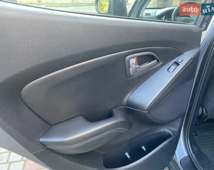 Хендай их35 2014 в Ивано-Франковске на Automoto.ua Серый Хендай их35, объемом двигателя 2 л и пробегом 96 тыс. км за 14600 $, фото 17 на Automoto.ua