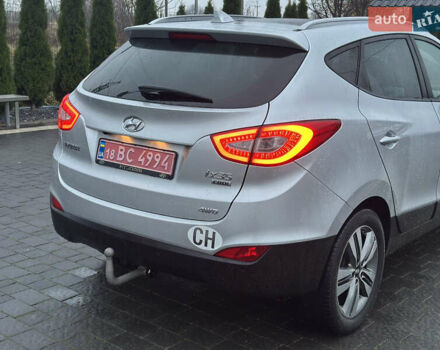 Серый Хендай их35, объемом двигателя 2 л и пробегом 180 тыс. км за 15100 $, фото 7 на Automoto.ua