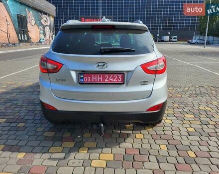 Серый Хендай их35, объемом двигателя 2 л и пробегом 221 тыс. км за 17150 $, фото 18 на Automoto.ua