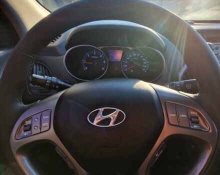 Серый Хендай их35, объемом двигателя 2 л и пробегом 138 тыс. км за 15200 $, фото 22 на Automoto.ua