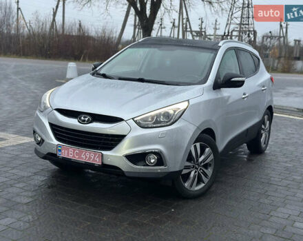 Серый Хендай их35, объемом двигателя 2 л и пробегом 180 тыс. км за 15100 $, фото 1 на Automoto.ua