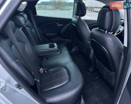 Серый Хендай их35, объемом двигателя 2 л и пробегом 180 тыс. км за 15000 $, фото 18 на Automoto.ua