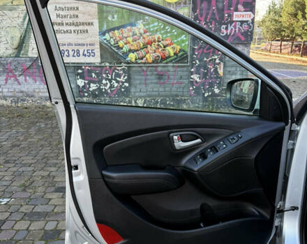 Серый Хендай их35, объемом двигателя 2 л и пробегом 187 тыс. км за 16600 $, фото 81 на Automoto.ua