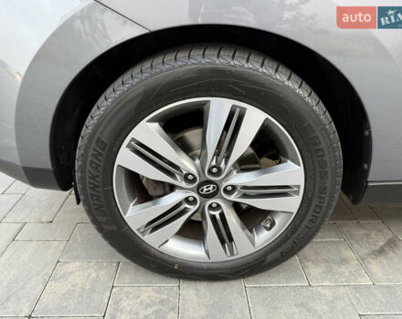 Сірий Хендай іх35, об'ємом двигуна 2 л та пробігом 124 тис. км за 16600 $, фото 22 на Automoto.ua