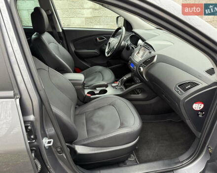 Серый Хендай их35, объемом двигателя 2 л и пробегом 124 тыс. км за 16850 $, фото 82 на Automoto.ua