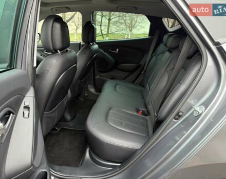 Серый Хендай их35, объемом двигателя 2 л и пробегом 124 тыс. км за 16850 $, фото 73 на Automoto.ua