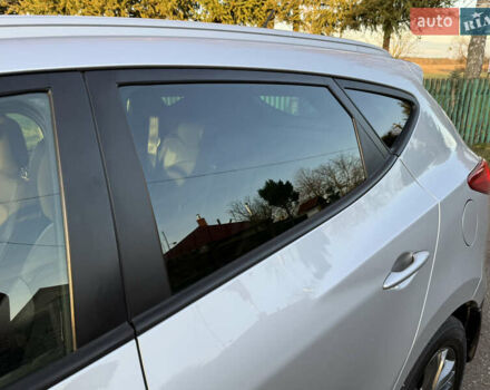 Серый Хендай их35, объемом двигателя 2 л и пробегом 183 тыс. км за 13750 $, фото 49 на Automoto.ua