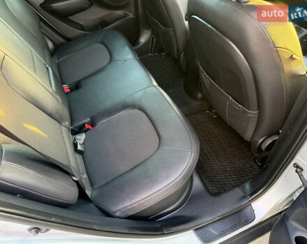 Серый Хендай их35, объемом двигателя 2 л и пробегом 183 тыс. км за 13750 $, фото 89 на Automoto.ua