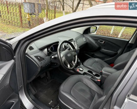 Серый Хендай их35, объемом двигателя 2 л и пробегом 124 тыс. км за 16850 $, фото 70 на Automoto.ua