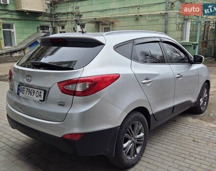 Серый Хендай их35, объемом двигателя 2 л и пробегом 136 тыс. км за 15800 $, фото 3 на Automoto.ua