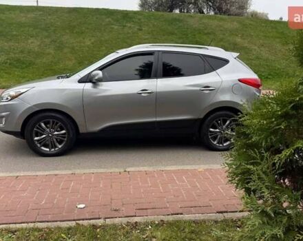 Серый Хендай их35, объемом двигателя 2.4 л и пробегом 127 тыс. км за 11650 $, фото 7 на Automoto.ua