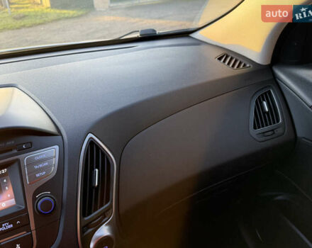 Серый Хендай их35, объемом двигателя 2 л и пробегом 183 тыс. км за 13750 $, фото 75 на Automoto.ua