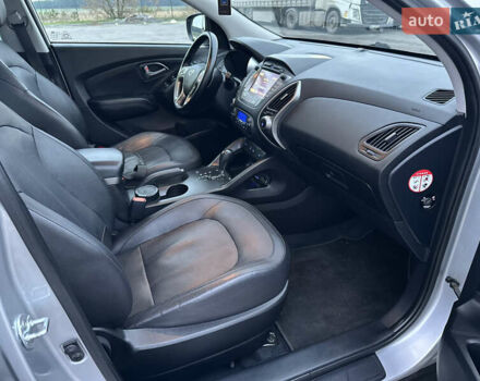 Серый Хендай их35, объемом двигателя 2 л и пробегом 180 тыс. км за 15000 $, фото 20 на Automoto.ua