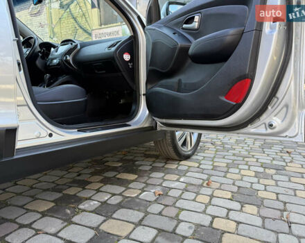 Серый Хендай их35, объемом двигателя 2 л и пробегом 187 тыс. км за 16600 $, фото 58 на Automoto.ua