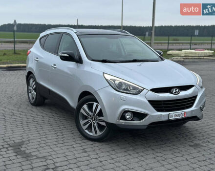 Серый Хендай их35, объемом двигателя 2 л и пробегом 180 тыс. км за 15000 $, фото 2 на Automoto.ua