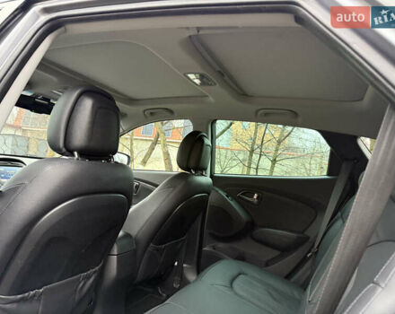 Серый Хендай их35, объемом двигателя 2 л и пробегом 124 тыс. км за 16850 $, фото 75 на Automoto.ua