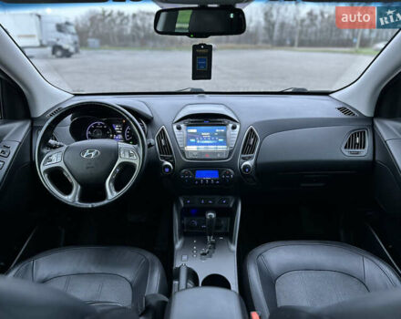 Серый Хендай их35, объемом двигателя 2 л и пробегом 180 тыс. км за 15000 $, фото 22 на Automoto.ua