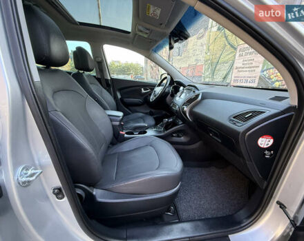 Серый Хендай их35, объемом двигателя 2 л и пробегом 187 тыс. км за 16600 $, фото 62 на Automoto.ua