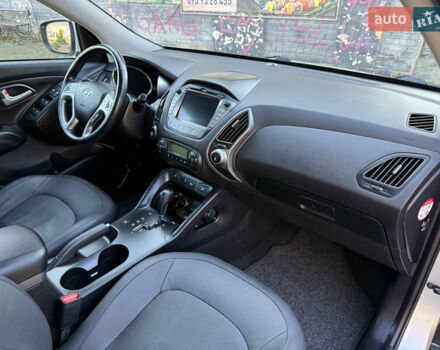 Серый Хендай их35, объемом двигателя 2 л и пробегом 187 тыс. км за 16600 $, фото 66 на Automoto.ua