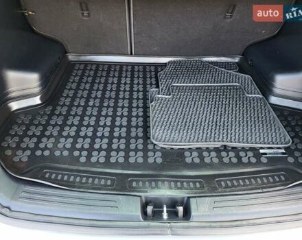 Серый Хендай их35, объемом двигателя 2 л и пробегом 221 тыс. км за 17150 $, фото 56 на Automoto.ua