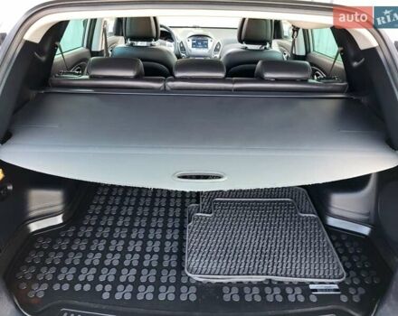 Серый Хендай их35, объемом двигателя 2 л и пробегом 221 тыс. км за 17150 $, фото 53 на Automoto.ua