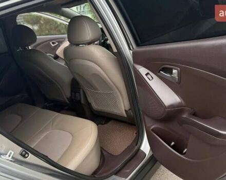 Серый Хендай их35, объемом двигателя 2.4 л и пробегом 127 тыс. км за 11650 $, фото 30 на Automoto.ua