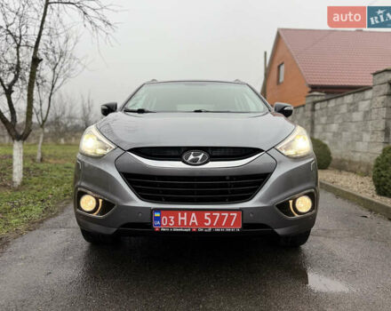 Серый Хендай их35, объемом двигателя 2 л и пробегом 124 тыс. км за 16850 $, фото 2 на Automoto.ua