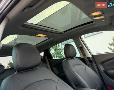 Сірий Хендай іх35, об'ємом двигуна 2 л та пробігом 124 тис. км за 16600 $, фото 88 на Automoto.ua