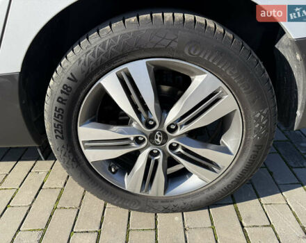 Серый Хендай их35, объемом двигателя 2 л и пробегом 187 тыс. км за 16600 $, фото 39 на Automoto.ua