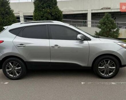 Серый Хендай их35, объемом двигателя 2.4 л и пробегом 127 тыс. км за 11650 $, фото 16 на Automoto.ua