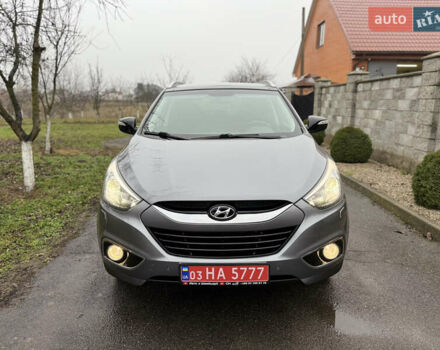 Серый Хендай их35, объемом двигателя 2 л и пробегом 124 тыс. км за 16850 $, фото 4 на Automoto.ua