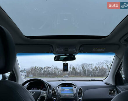 Серый Хендай их35, объемом двигателя 2 л и пробегом 180 тыс. км за 15000 $, фото 21 на Automoto.ua