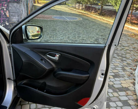 Серый Хендай их35, объемом двигателя 2 л и пробегом 187 тыс. км за 16600 $, фото 57 на Automoto.ua