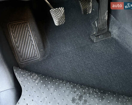 Серый Хендай их35, объемом двигателя 2 л и пробегом 183 тыс. км за 13750 $, фото 73 на Automoto.ua