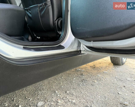 Серый Хендай их35, объемом двигателя 2 л и пробегом 183 тыс. км за 13750 $, фото 39 на Automoto.ua