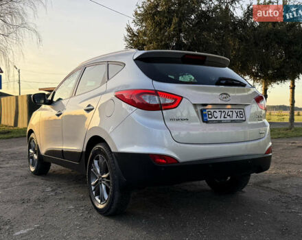 Серый Хендай их35, объемом двигателя 2 л и пробегом 183 тыс. км за 13750 $, фото 9 на Automoto.ua