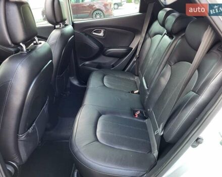 Серый Хендай их35, объемом двигателя 2 л и пробегом 221 тыс. км за 17150 $, фото 71 на Automoto.ua