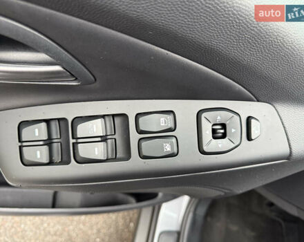 Серый Хендай их35, объемом двигателя 2 л и пробегом 124 тыс. км за 16850 $, фото 66 на Automoto.ua