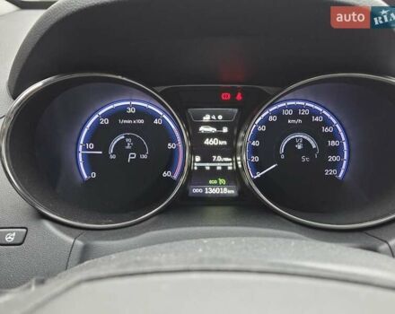 Серый Хендай их35, объемом двигателя 2 л и пробегом 136 тыс. км за 15800 $, фото 6 на Automoto.ua