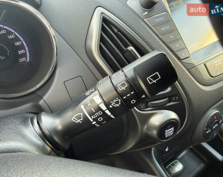 Сірий Хендай іх35, об'ємом двигуна 2 л та пробігом 124 тис. км за 16600 $, фото 55 на Automoto.ua