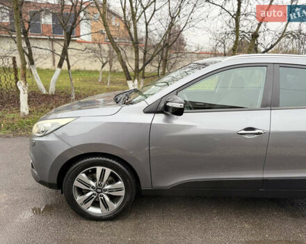 Серый Хендай их35, объемом двигателя 2 л и пробегом 124 тыс. км за 16850 $, фото 18 на Automoto.ua