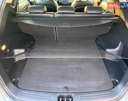 Серый Хендай их35, объемом двигателя 2 л и пробегом 183 тыс. км за 13750 $, фото 83 на Automoto.ua