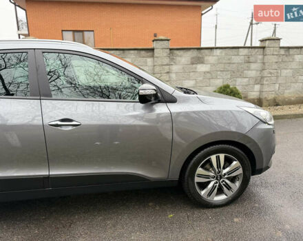 Серый Хендай их35, объемом двигателя 2 л и пробегом 124 тыс. км за 16850 $, фото 40 на Automoto.ua