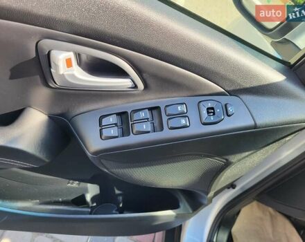 Серый Хендай их35, объемом двигателя 2 л и пробегом 221 тыс. км за 17150 $, фото 31 на Automoto.ua