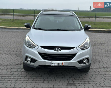 Серый Хендай их35, объемом двигателя 2 л и пробегом 180 тыс. км за 15000 $, фото 8 на Automoto.ua