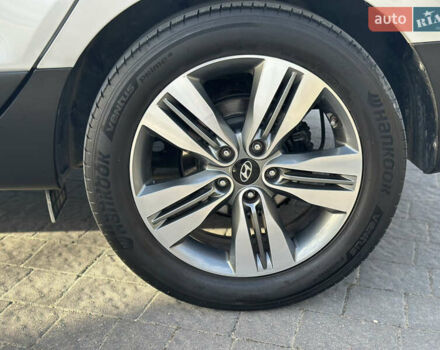 Хендай их35 2014 в Бродах на Automoto.ua Серый Хендай их35, объемом двигателя 2 л и пробегом 180 тыс. км за 15500 $, фото 3 на Automoto.ua